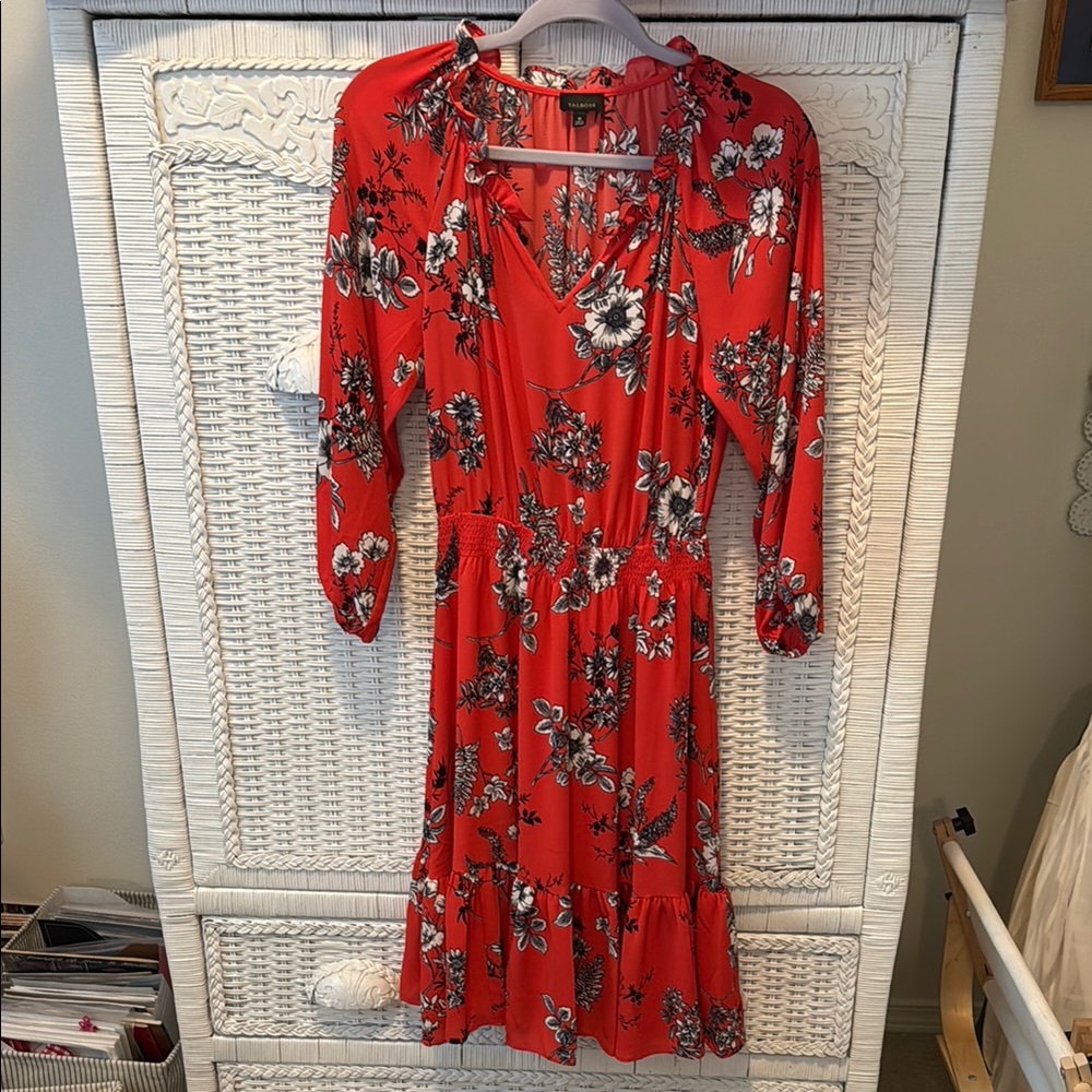 Fun Talbots red black and cream print dress.  flirty ruffle on hem.
